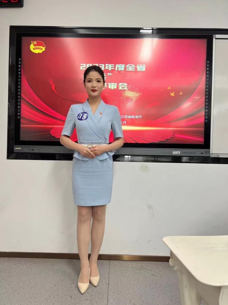 陈洁仪.jpg