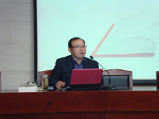 戴校.jpg